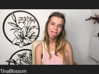 Webcam model TinaBlossom from CamContacts