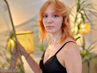 Webcam model FloraLove from CamContacts