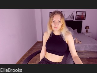 Webcam model EllieBrooks from CamContacts