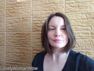 Webcam model LovelyWomanWow from CamContacts