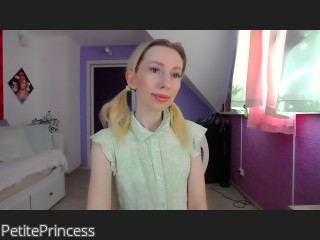 Webcam model PetitePrincess from CamContacts