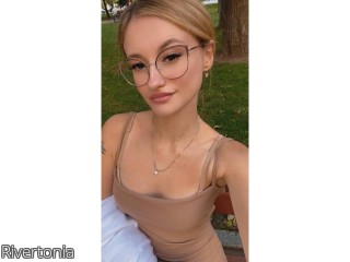 Webcam model Rivertonia from CamContacts