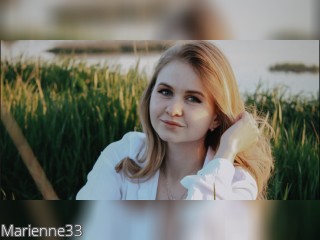 Webcam model Marienne33 from CamContacts