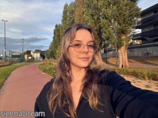 Webcam model siennaDream from CamContacts