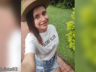 Webcam model Julieta93 from CamContacts