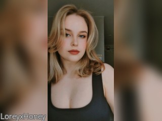 Webcam model LoreyxHoney from CamContacts