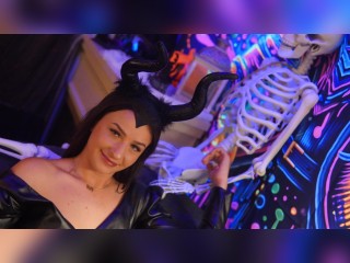 Visit KylieNoir profile