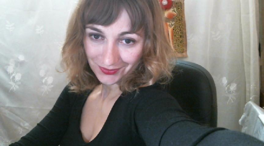 Webcam chat profile for missIryna: Kissing