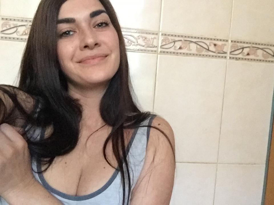 Webcam chat profile for HeartGirl2019: Strip-tease