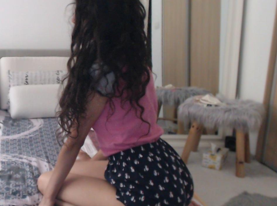 Webcam chat profile for LongSkinnyLegs: Dancing