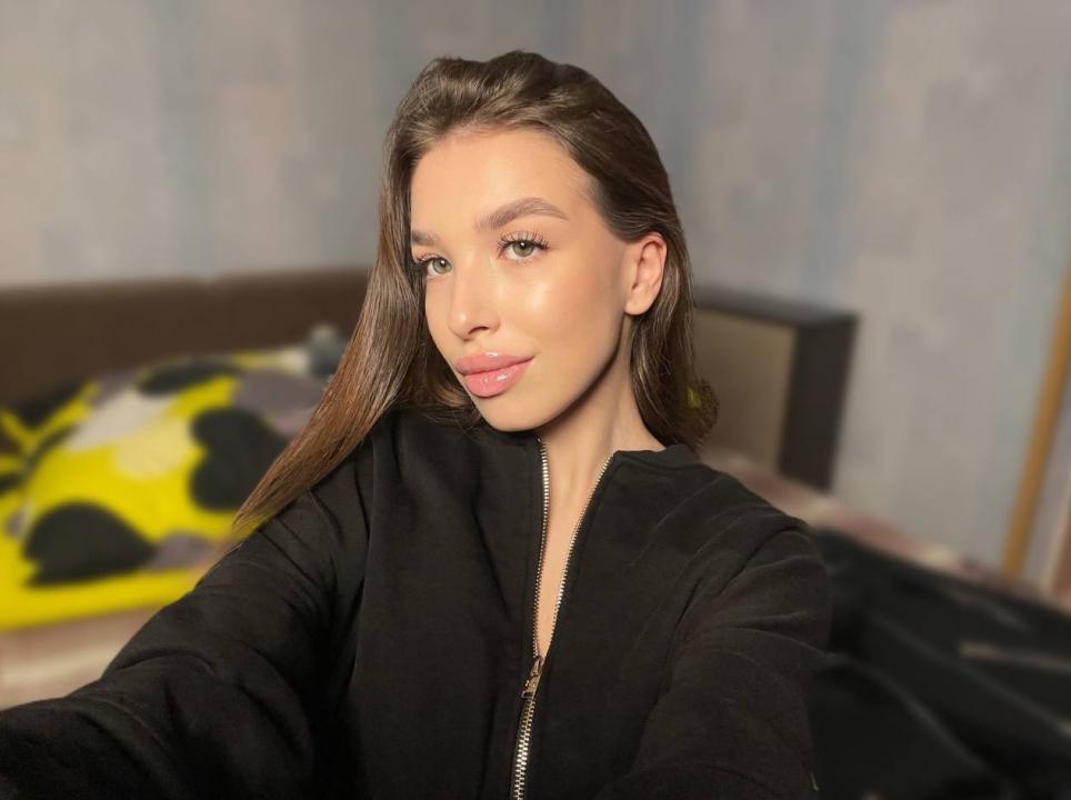 Webcam chat profile for PrettyDoll