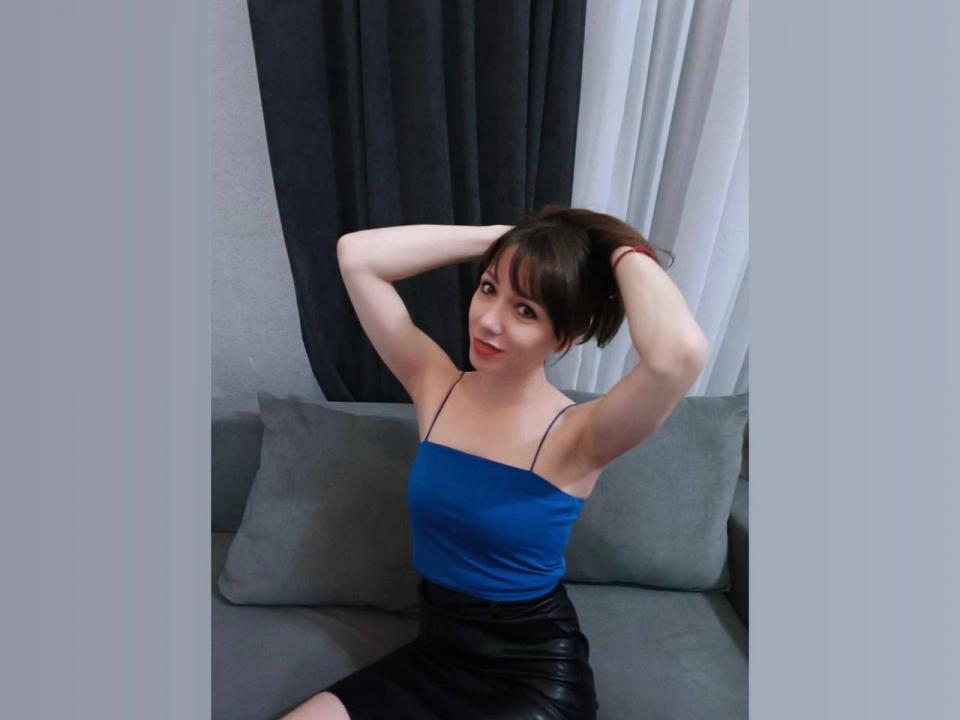 Webcam chat profile for Karlierri: Ask about my Hobbies