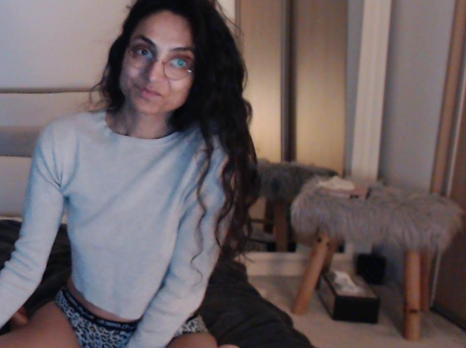 Webcam chat profile for LongSkinnyLegs: Dancing