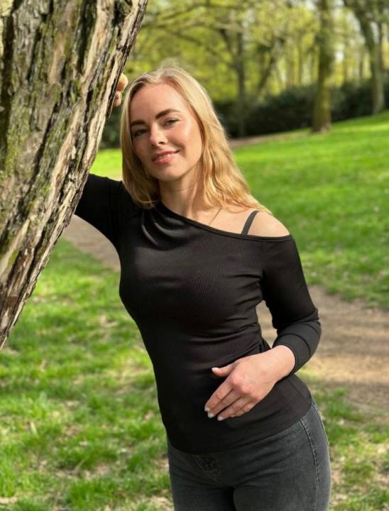 Webcam chat profile for TaliaNa: Ask about my Hobbies