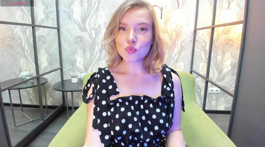 Start LIVE VideoChat with SilviaSea