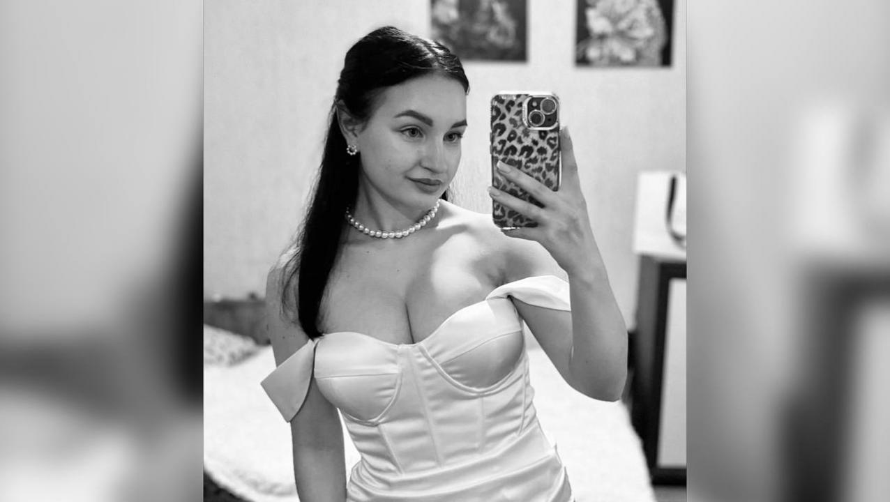 Webcam chat profile for EmilySay: Lingerie & stockings