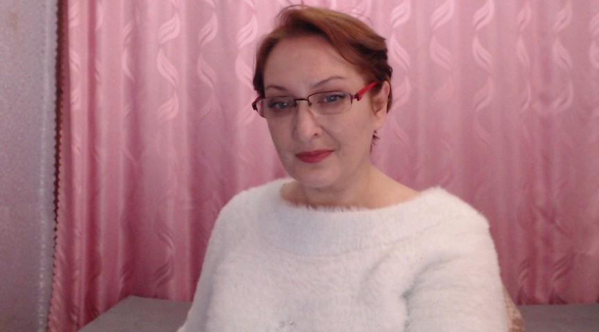 Webcam chat profile for justwoman4u: Lingerie & stockings