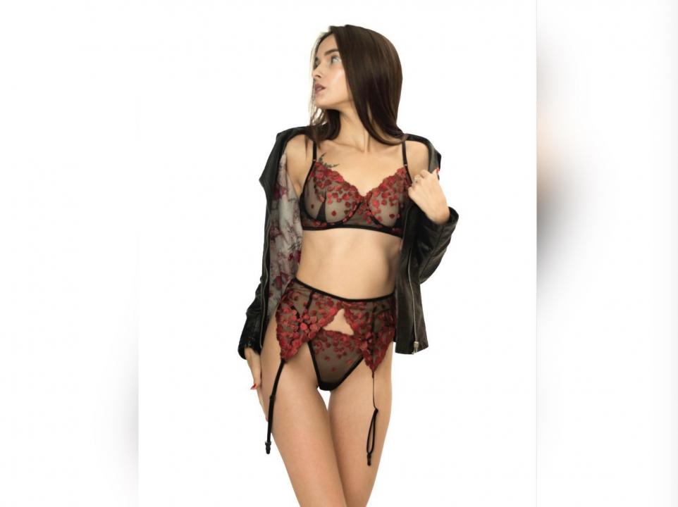 Webcam chat profile for 00FireGirl