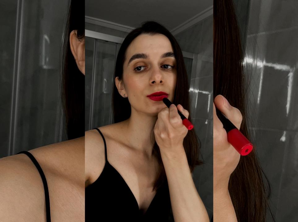 Webcam chat profile for Oliviia: Dancing