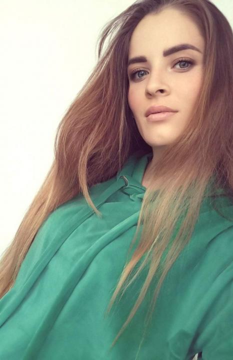 Webcam chat profile for SiennaGlow: Dancing