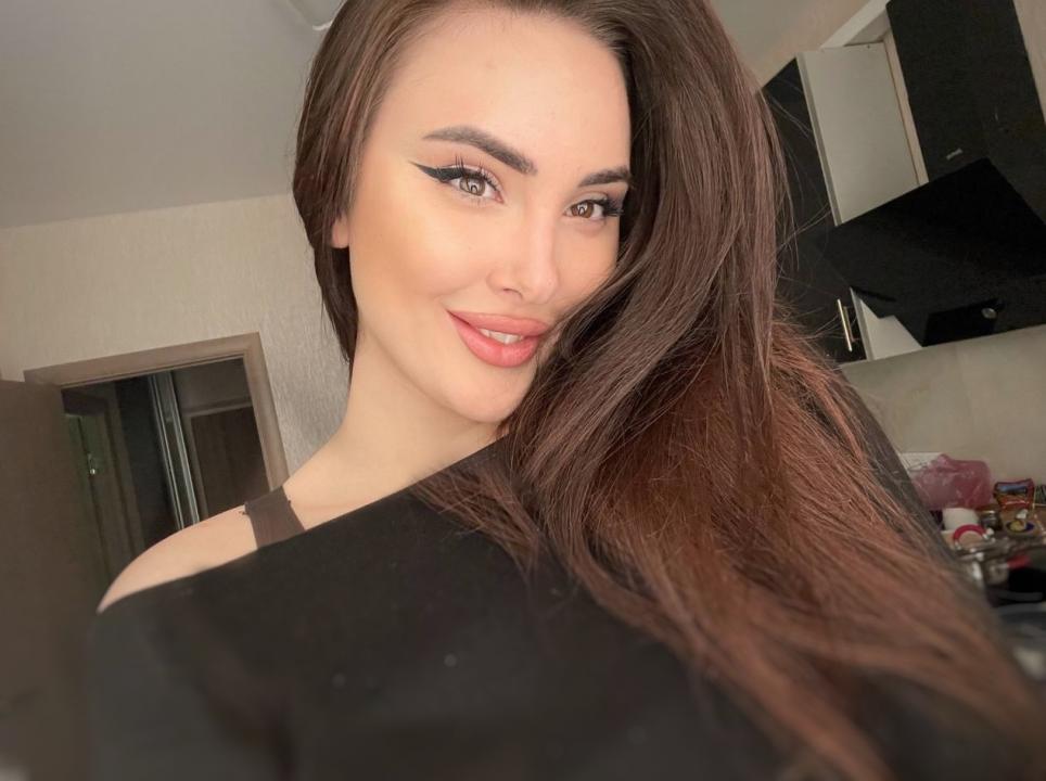 Webcam chat profile for viesmisss: Dancing