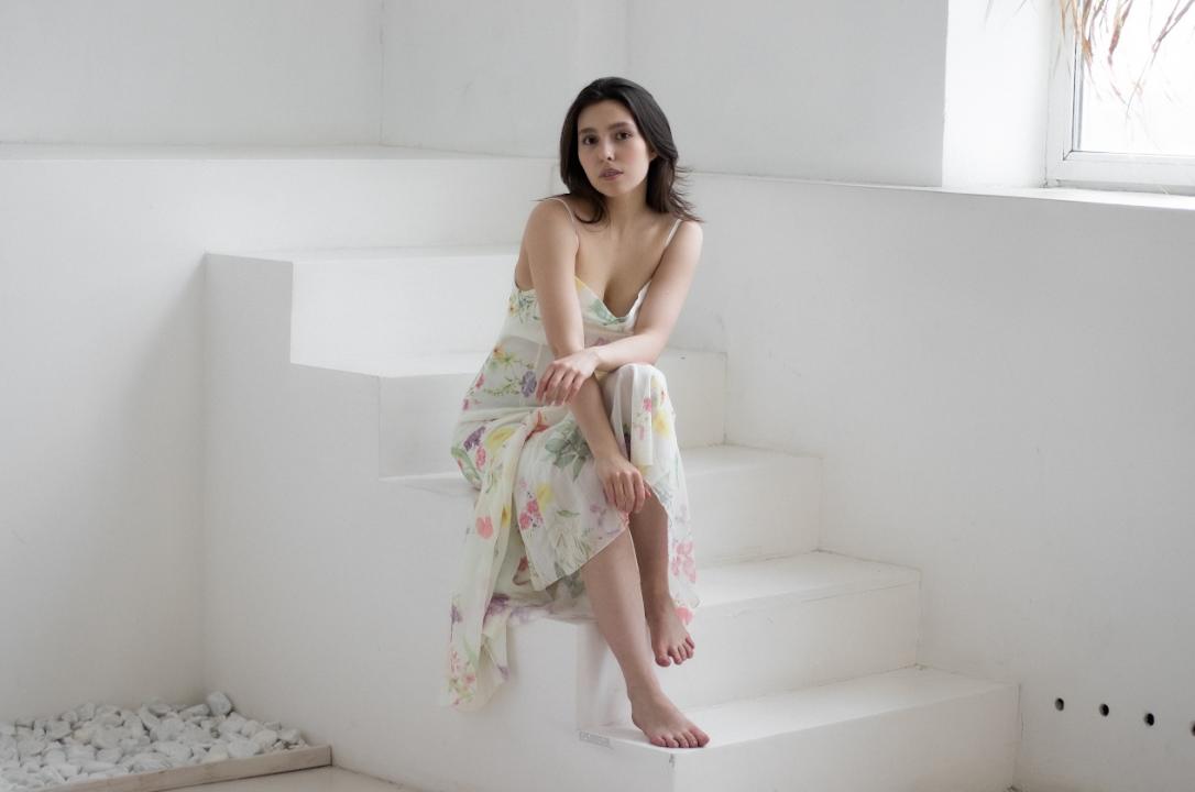 Webcam chat profile for LunaFlower: Legs, feet & shoes