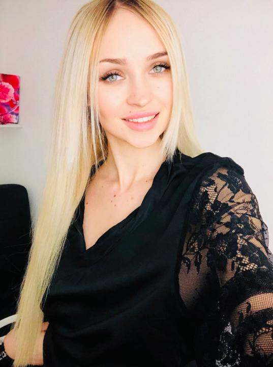 Webcam chat profile for Julietta25