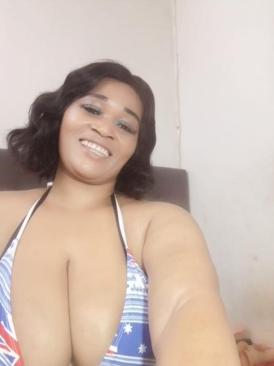 Webcam chat profile for lovingalotboobs: Dominatrix