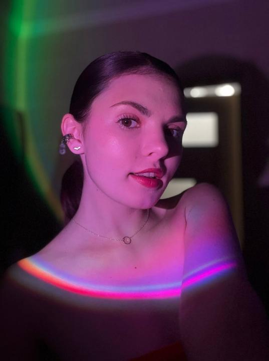 Webcam chat profile for Moonmilk
