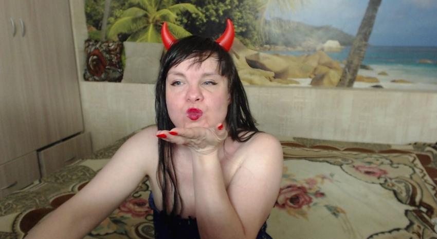 Webcam chat profile for Destinybbb: Bondage & discipline