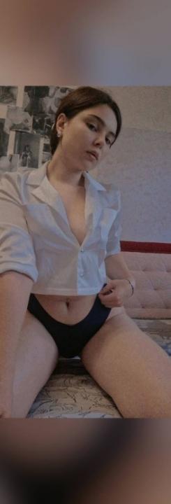 Webcam chat profile for HotQueen: Bondage & discipline