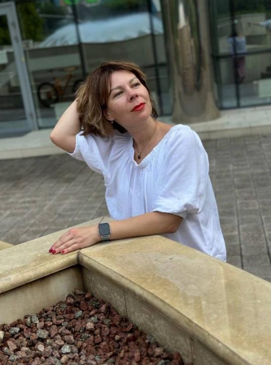 Webcam chat profile for Dinara: Ask about my Hobbies