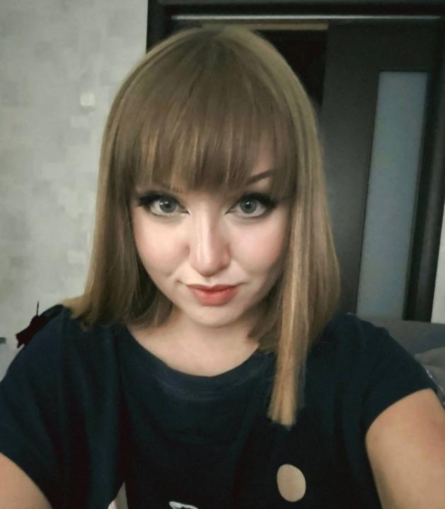 Webcam chat profile for LunaShine: Leather