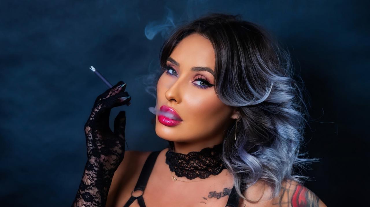 Webcam chat profile for IssaSmith: Dominatrix