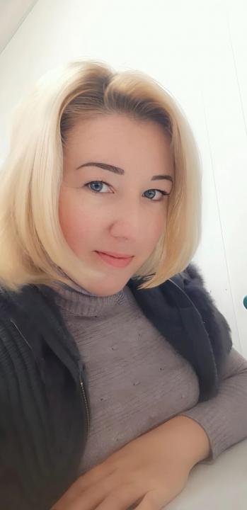 Start LIVE VideoChat with KarolinaInsky