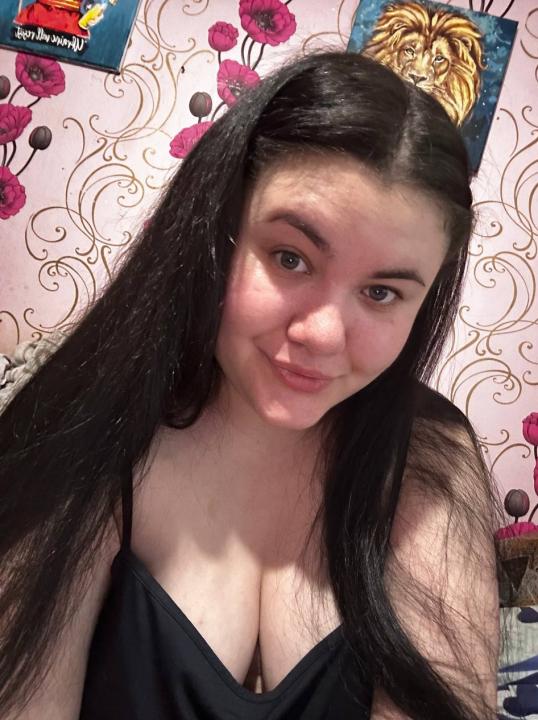 Webcam chat profile for Uli4kaLI