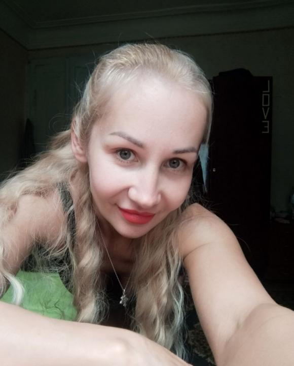 Webcam chat profile for AriaThorn: Nails