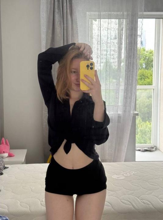 Webcam chat profile for MoonSerenade: Ask about my Hobbies