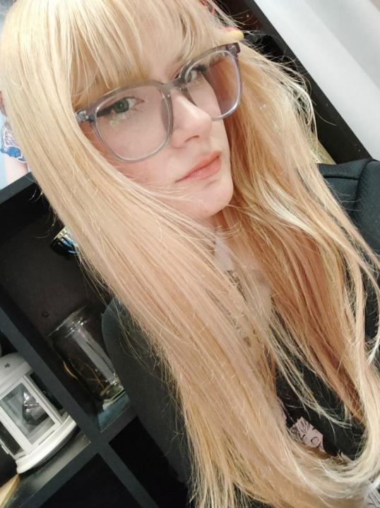 Webcam chat profile for Mirai: Ask about my Hobbies