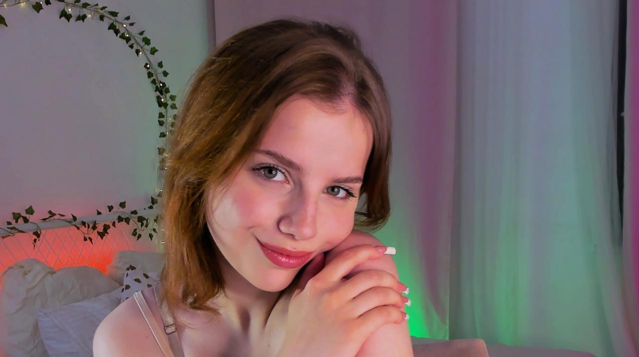 Webcam chat profile for GabiAddams: Legs, feet & shoes