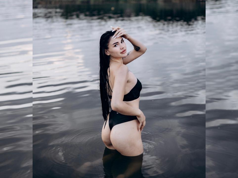 Webcam chat profile for AngelRina: Outfits