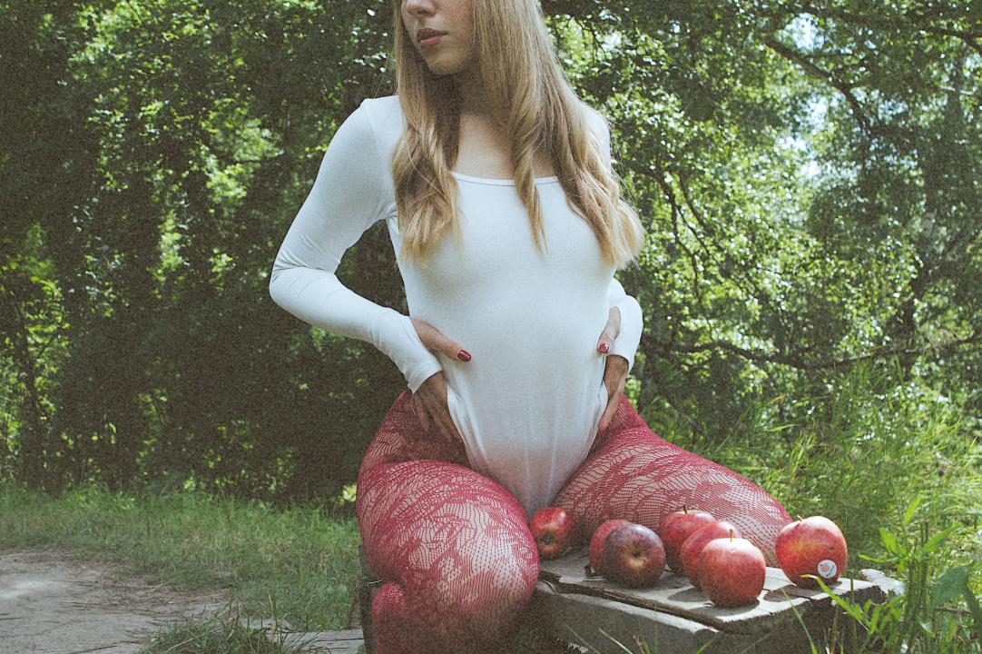 Webcam chat profile for EmilySweetie: Legs, feet & shoes