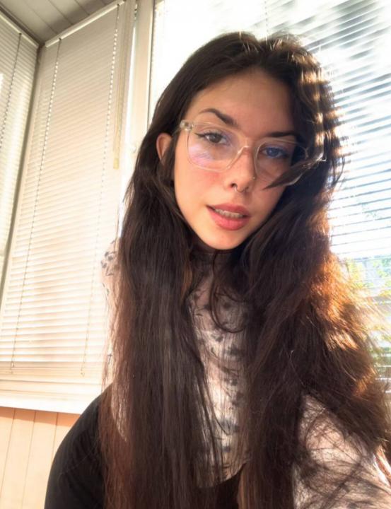 Webcam chat profile for 1Bekki: Ask about my Hobbies