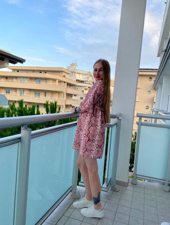 Webcam chat profile for SilentSerenity: Ask about my Hobbies