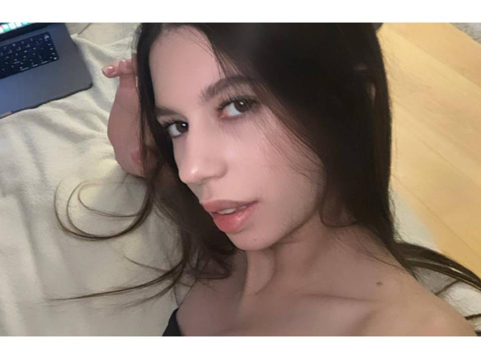 Webcam chat profile for EchoVex: Ask about my Hobbies