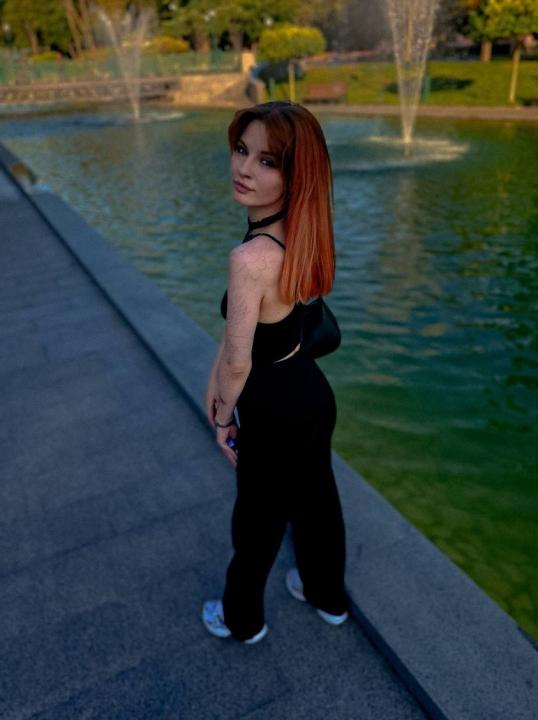 Webcam chat profile for SkylaBreeze: Ask about my Hobbies