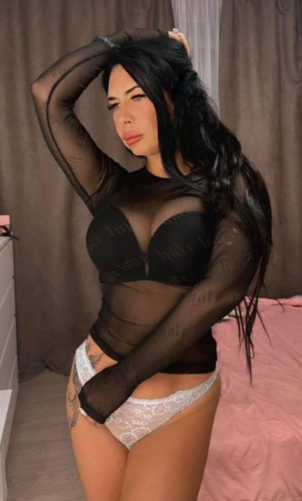 Webcam chat profile for M1onika: Ask about my other fetishes