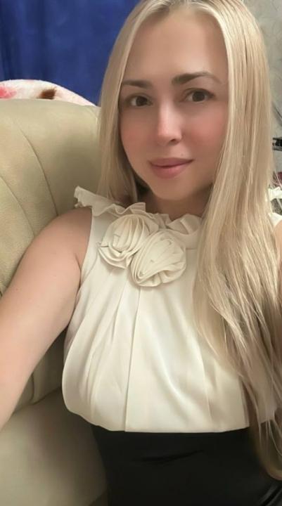 Webcam chat profile for Hailana: Ask about my other interests