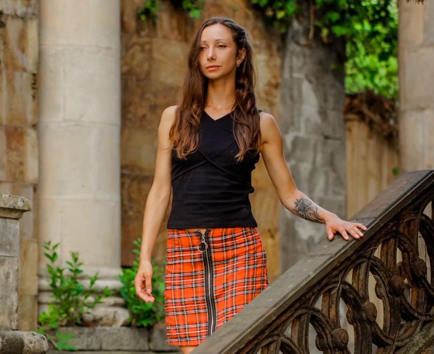 Webcam chat profile for Clarisse: Travel