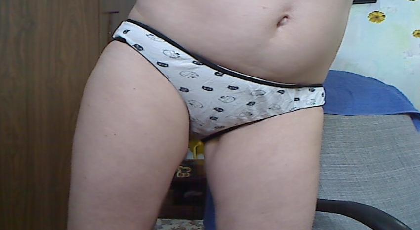 Webcam chat profile for HAIRYGIRL: Legs, feet & shoes